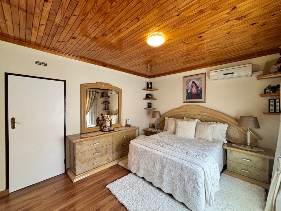 5 Bedroom Property for Sale in Flamwood North West